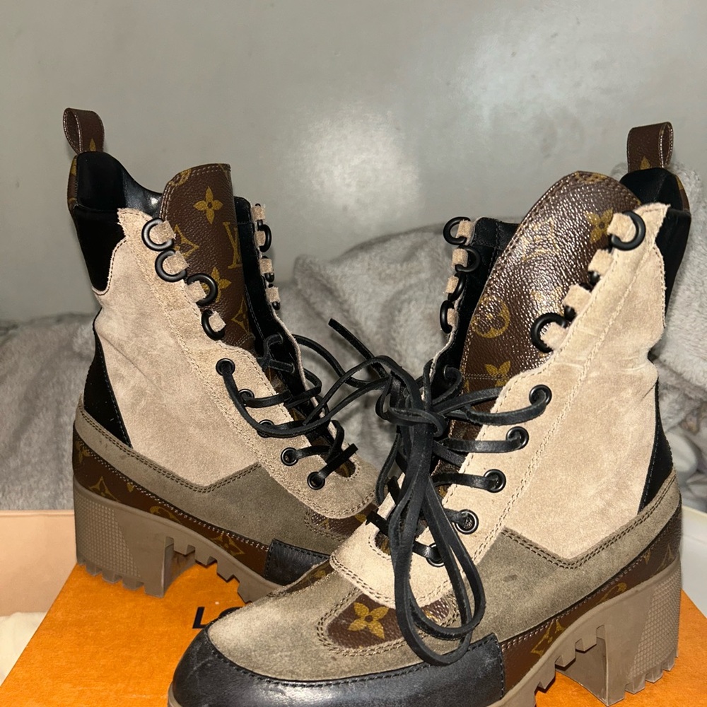 LV BOOTS
